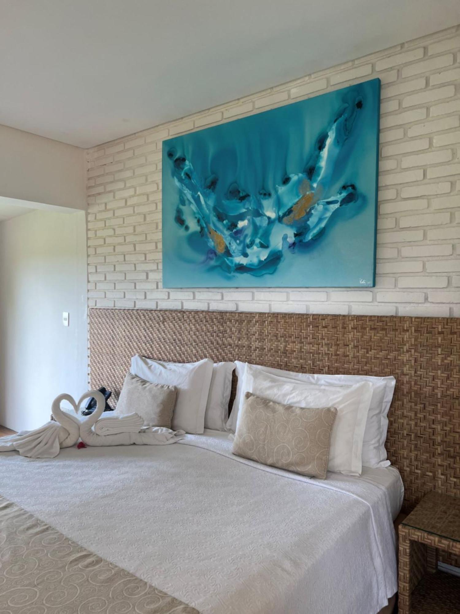 Bungalow with Garden View,1541094790:JPEG